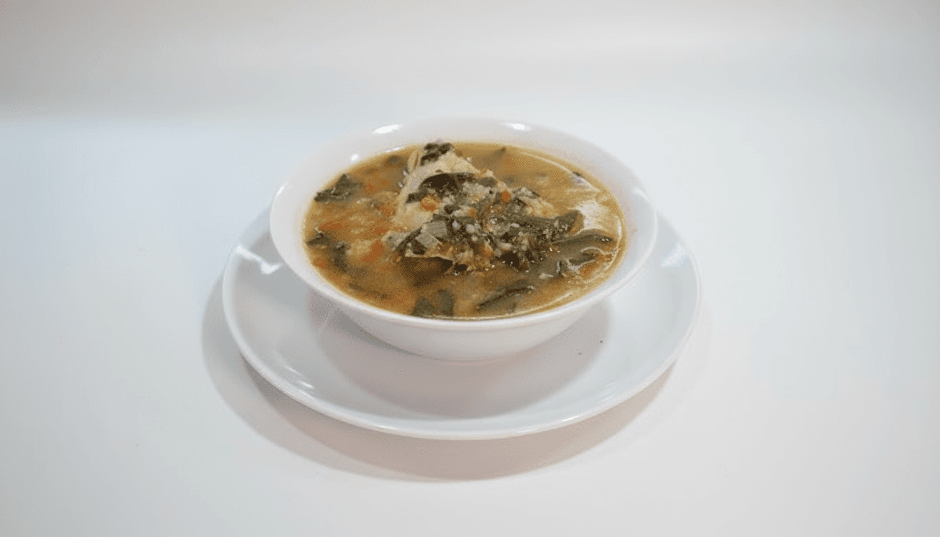 Sopa de Pollo con Chipilín y Arroz