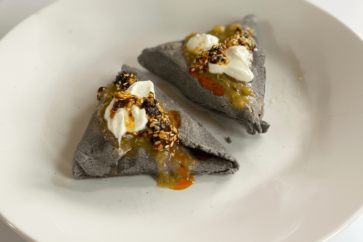 Tetelas Mixtecas Rellenas de Frijol y Quesillo
